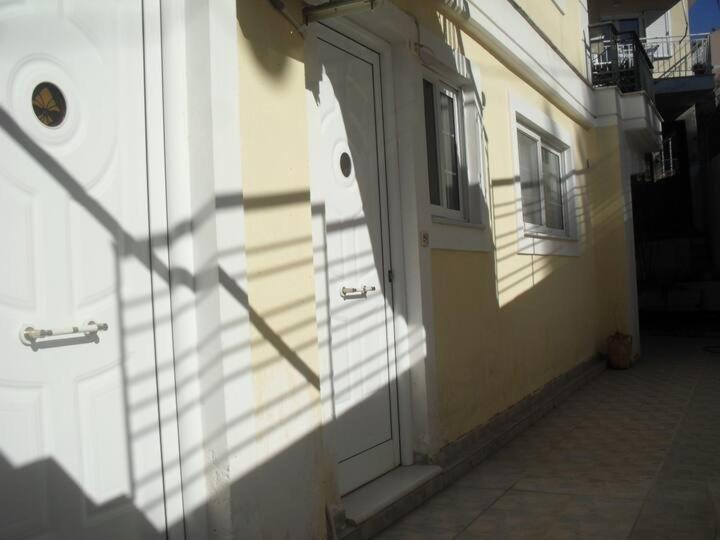 ανεξάρτητη γκαρσονιέρα κοντά στο κέντρο της πάτρας Apartment